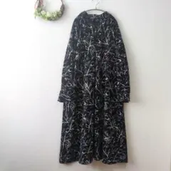 アーバンリサーチITEMS　フラワープリント スキッパーロングワンピース 黒