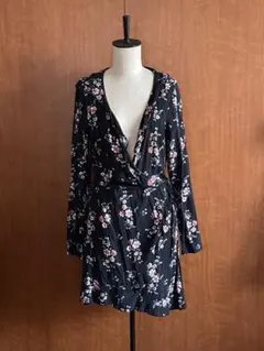 H&M 花柄 カシュクール 長袖 チュニックブラウスのサムネイル