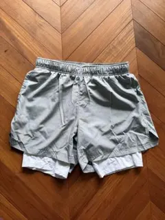 H&M ダブルレイヤースポーツショートパンツ Mサイズ グレー　DryMoveのサムネイル