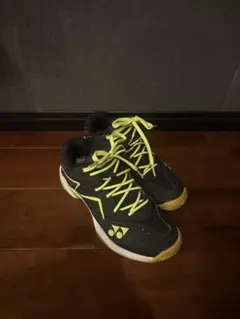 YONEX 「POWER CUSHION 107D」ブラック/イエロー