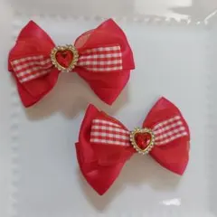 赤いリボンのヘアクリップ2個セット
