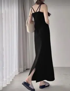 キャミワンピース　ブラック　胸パッド付き