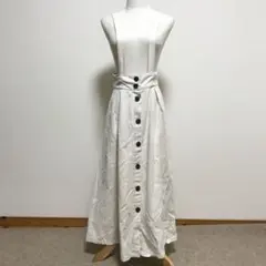 美品✨️As know As サスペンダー付 フロントボタン ロングスカート 白のサムネイル