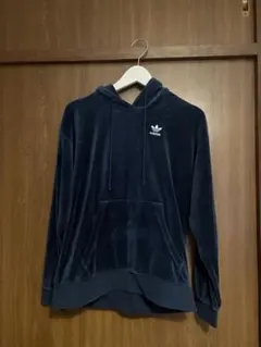 adidas ベロア パーカー