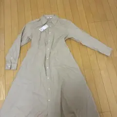 新品　ユニクロ　Aラインシャツワンピース（長袖） ベージュ