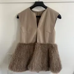 GRL ベージュ フェイクファー付きジレ