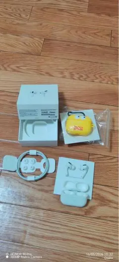 Apple AirPodsPro ハローキティケース付すべて正常に動作しています Apple AirPodsPro ハローキティケース付すべて正常に動作しています