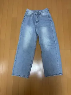 ライトブルーワイドレッグデニムパンツ