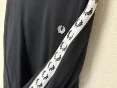 【最終値下げ】フレッドペリー　スウェット　ブラック　M
