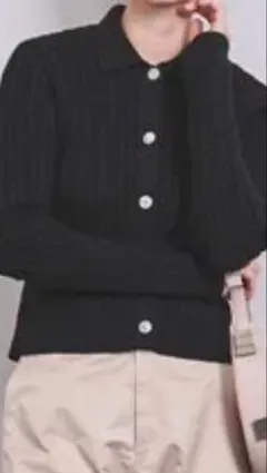 ユナイテッドアローズ　 ビジューボタンコンパクトカーディガン