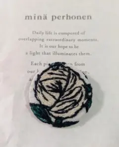 mina perhonen ミナペルホネン サンキューベリーバッジ　ロージーのサムネイル