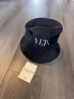 VALENTINO VLTN バケットハット