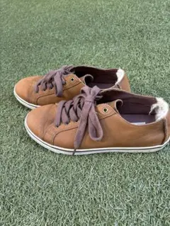 UGG スエードスニーカーのサムネイル