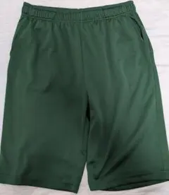 緑色　ハーフパンツ