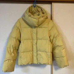 GU フード付きイエロージャケット