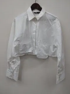 (9) ZARA ホワイト クロップドシャツ 長袖
