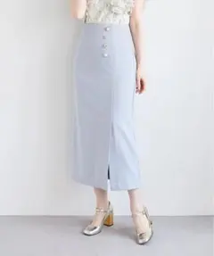 【新品タグ付き】tocco 多種パールビジュー飾り釦付きタイトスカートのサムネイル