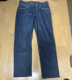 Wrangler ダークブルー ストレートジーンズ