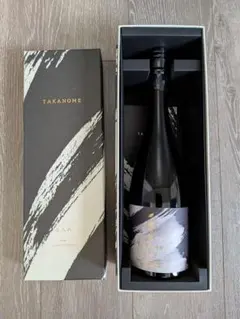 TAKANOME 鷹の目　ギフトボックス付き Amazon.co.jp: 日本酒「TAKANOME 鷹ノ目 火入れ」720ml 山口県 化粧箱