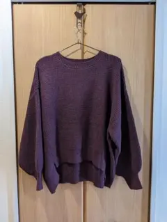 ボルドー色ニットのサムネイル