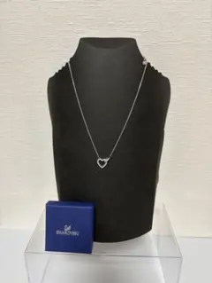 Swarovski ハート型ネックレス