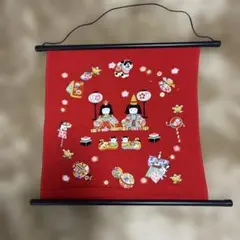 ひな祭り 赤い布飾り 伝統的デザイン　ちりめん風