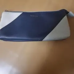レザー製ネイビーグレーポーチ