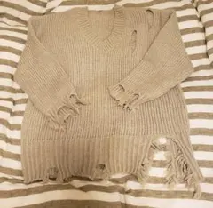 未使用品)ベージュ ニットセーター ダメージ加工 オーバーサイズ