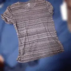 American Eagle Vネック Tシャツ Mサイズのサムネイル
