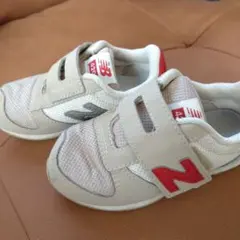 New Balance ベルクロ スニーカー ベージュ/レッド15センチ？