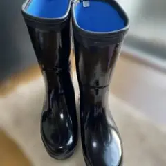 黒いゴム長靴 内側青　25.5cm