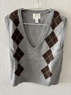 H&M アーガイル柄 ニットベスト グレーのサムネイル