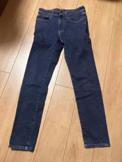 ユニクロ　ウルトラストレッチジーンズ　サイズ28