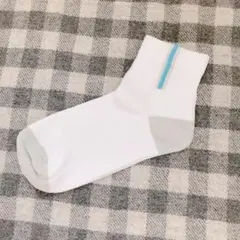 ホワイトショートソックス グレーと青ライン　夏用　23〜25cm