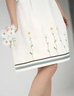 M'S GRACY エムズグレイシー　 マーガレット刺繍フレアスカートLのサムネイル
