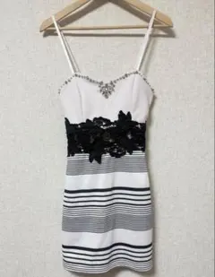 Tika ストライプレースビジューキャバドレスのサムネイル