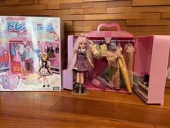 リカちゃん ドレスルーム&人形1体と衣装つき
