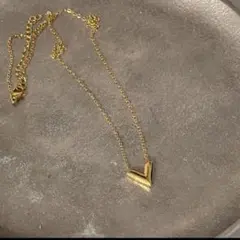 【美品✨】エッセンシャルV ネックレス ゴールド