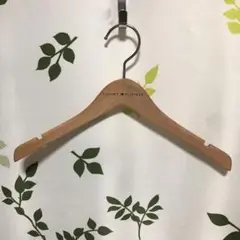 メ(^ ^)P【TOMMY HILFIGER】子供用 木製ハンガー②