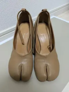 Maison Margiela Tabi パンプス ベージュのサムネイル