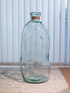 アンティークガラスボトル 透明青色 蒸留水が入っていた器 - メルカリ