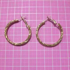 ゴールド ツイスト フープ ピアス シンプル ファッション
