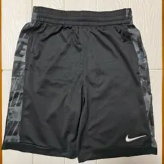 Nike ブラック ハーフパンツ L