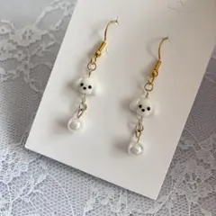 小さな天然石◇シーブルーカルセドニー◇ホワイトシェル猫のピアス