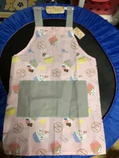 新品　カップケーキ柄 エプロン ピンクのサムネイル