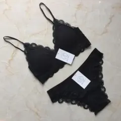 確認用　新品　ノンワイヤー　ウェーブレースリブブラレット&ショーツセット