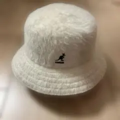 レア！STUSSY × KANGOL コラボ バケットハット ホワイト - メルカリ