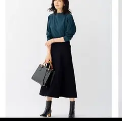 新品 23区 ヴィスコース ストレッチフレアスカート ネイビー 38のサムネイル