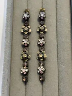 ミハエルネグリン　ピアス