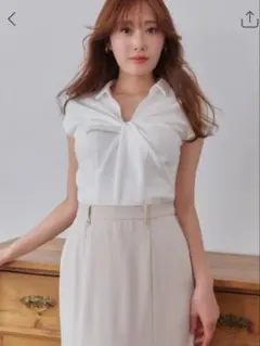 herlipto FOR HER Twist French Sleeve Topのサムネイル